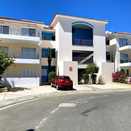 Domino Blue Apartment Paralimni Bagian luar foto
