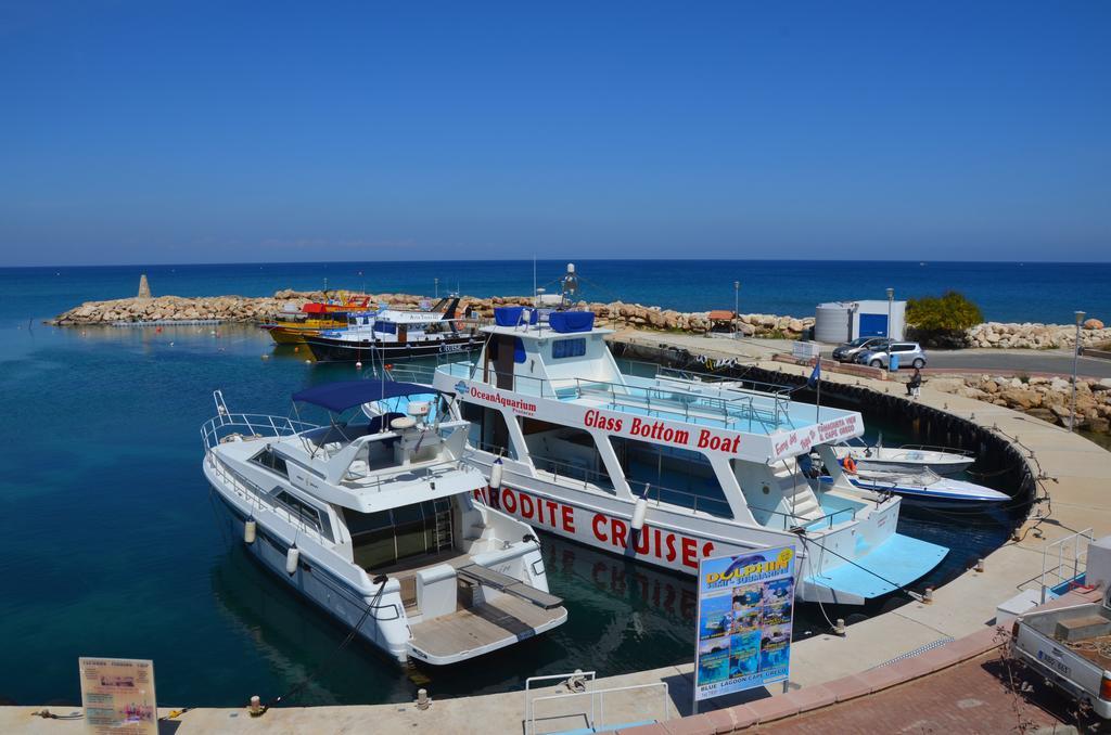 Domino Blue Apartment Paralimni Bagian luar foto